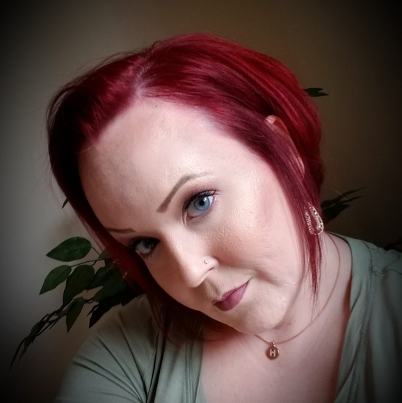 Meet your Posher, Heather - Picture 1 of 1